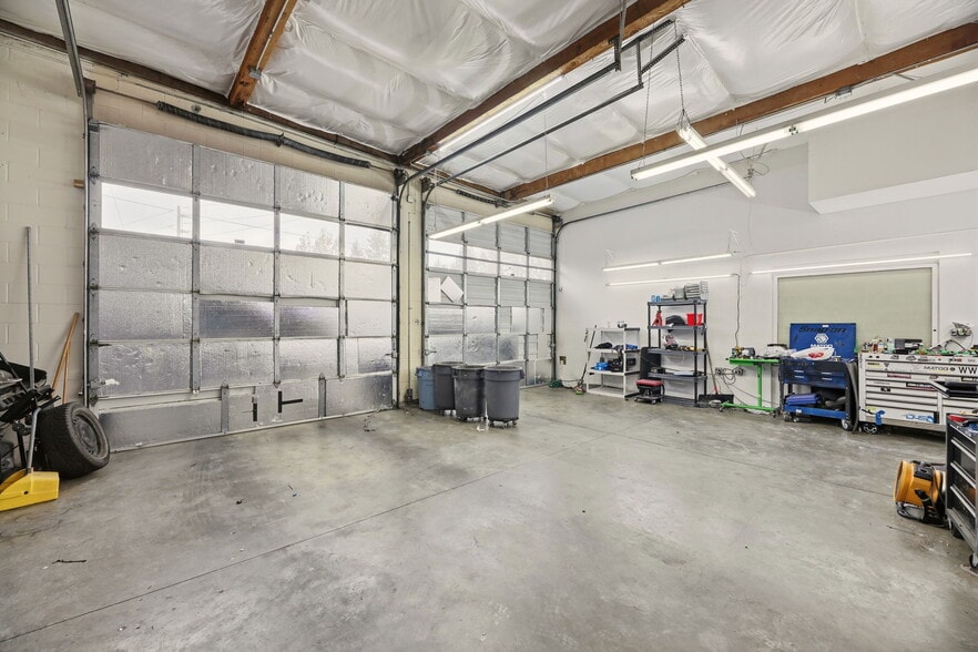 More Photos Of 10 SE Everett Mall Way, Everett General Retail For Lease