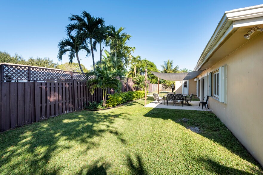 More Photos Of 621 NW 76th Ave, Plantation Assisted Living For Sale