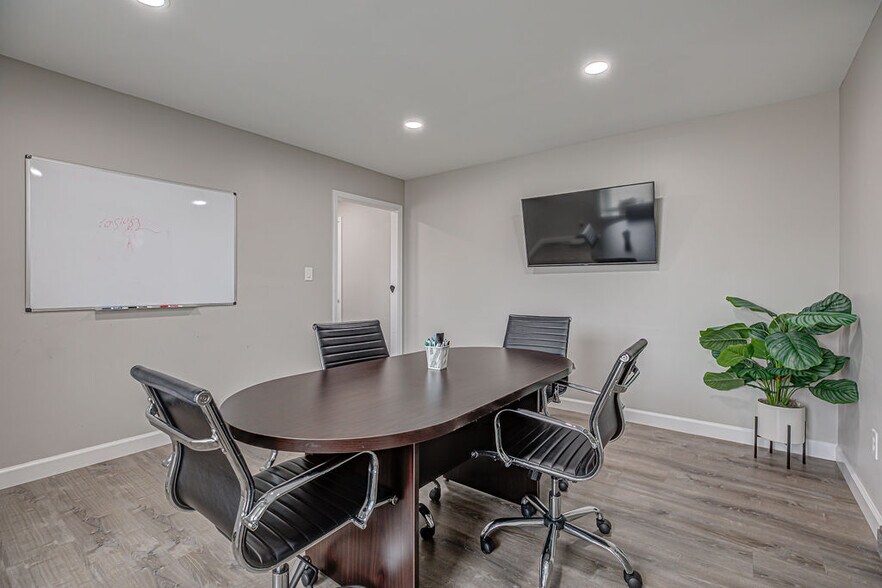 More Photos Of 304 Edgewood Dr, Trenton Medical For Sale