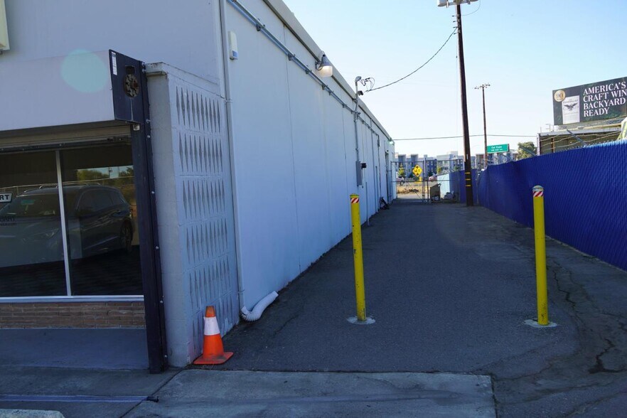 More Photos Of 1584 Silica Ave, Sacramento Industrial For Sale