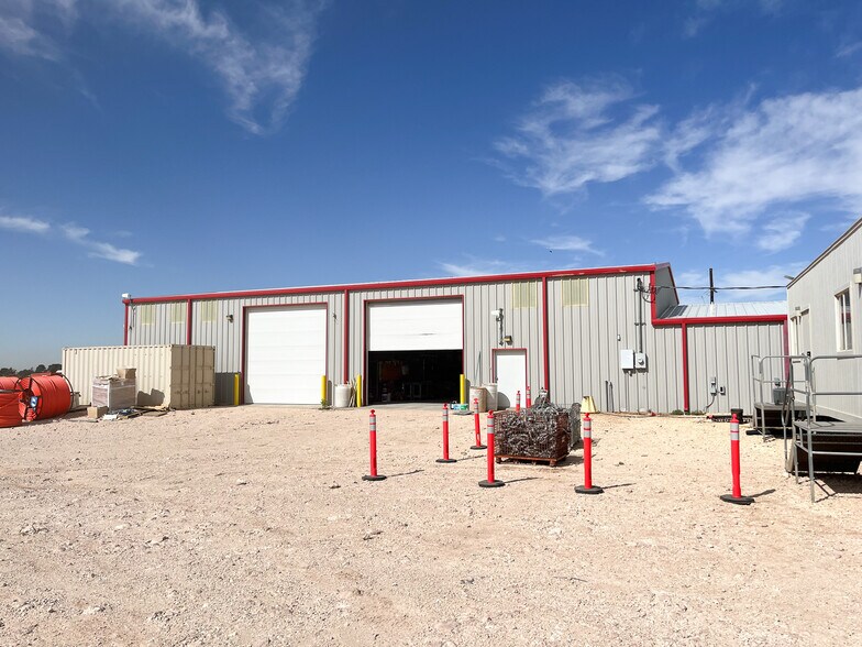 More Photos Of 3611 N US Highway 87, Big Spring Warehouse For Lease