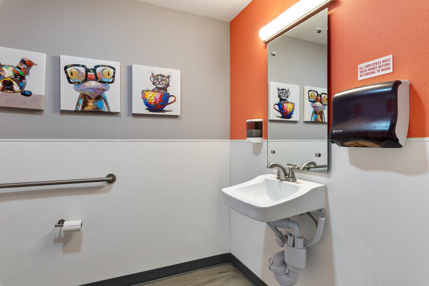 More Photos Of 5740 Ruben M Torres Blvd, Brownsville Freestanding For Lease