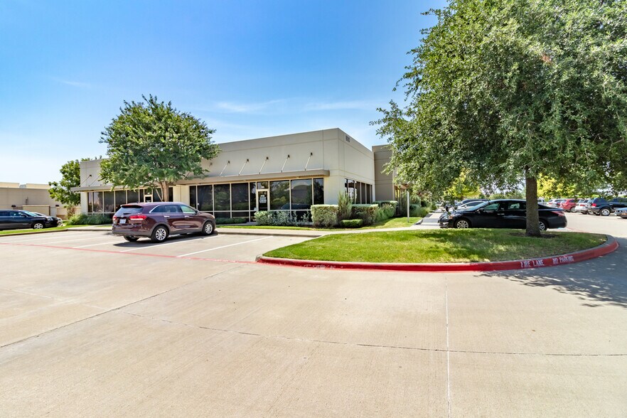 More Photos Of 800 N Watters Rd, Allen Unknown For Lease