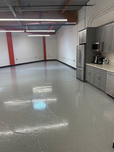 More Photos Of 37 Commercial Blvd, Novato Industrial For Lease
