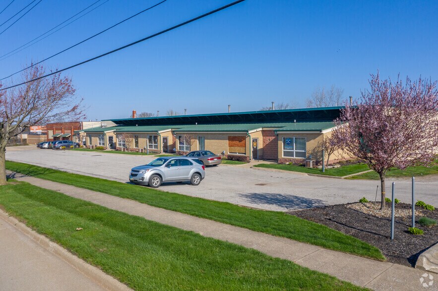More Photos Of 1035-1037 Rosemary Blvd, Akron Light Manufacturing For Lease