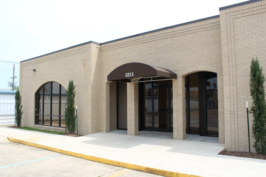More Photos Of 5207-5212 Essen Ln, Baton Rouge Medical For Lease