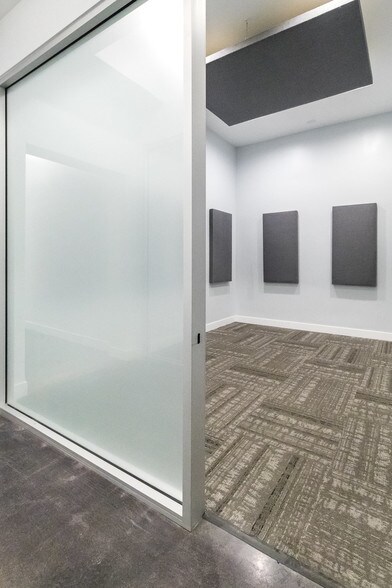 More Photos Of 6829 Lankershim Blvd, North Hollywood Medical For Lease