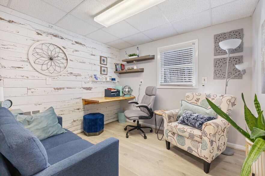 More Photos Of 18 Miller Rd, Mahopac Office For Sale