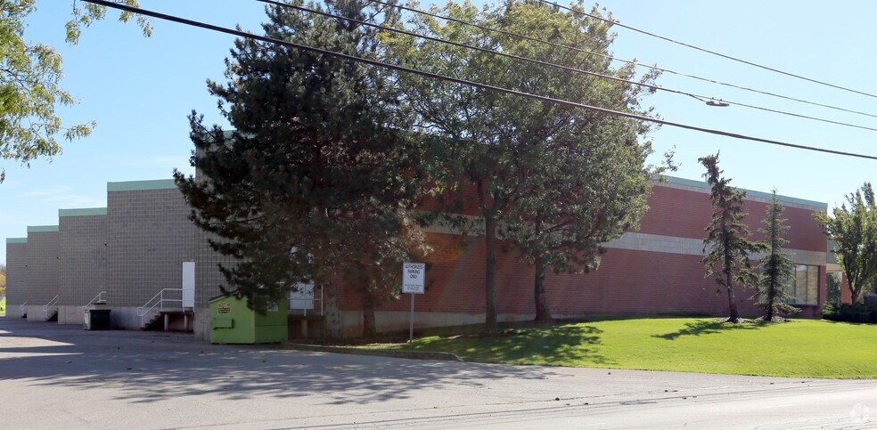 More Photos Of 903 Barton St, Hamilton Warehouse For Lease