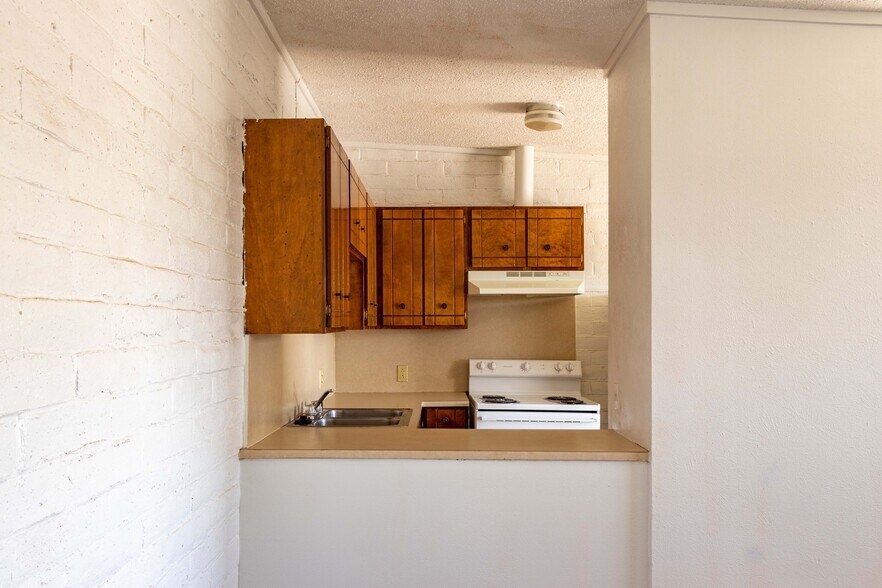 More Photos Of 1102 Sherman Ave, Levelland Apartments For Sale