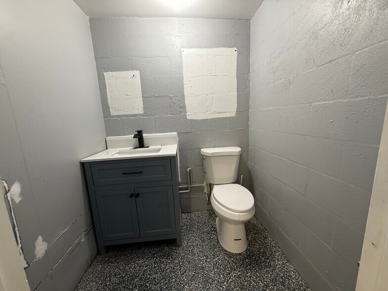 More Photos Of 1769-1791 Blount Rd, Pompano Beach Warehouse For Lease