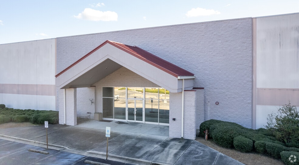 More Photos Of 590 Assembly Ct, Fayetteville Distribution For Lease
