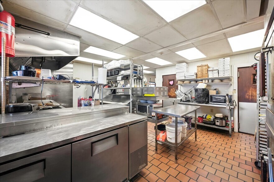 More Photos Of 750 Boulevard Ave, Dickson City Bar For Sale