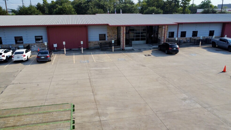 More Photos Of 1616 Gears Rd, Houston Manufacturing For Sale