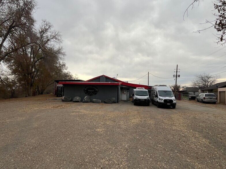More Photos Of 3408 Industrial Rd E, Homedale Manufacturing For Sale