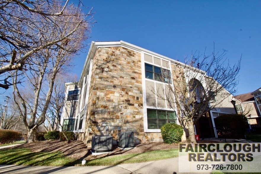 More Photos Of 490 Schooleys Mountain Rd, Hackettstown Medical For Sale