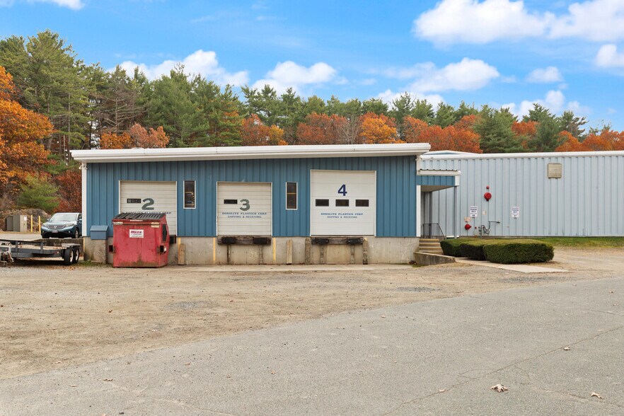 More Photos Of 10 Fernwood Lake Ave, Gloucester Warehouse For Lease