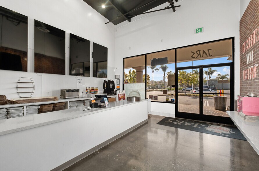More Photos Of 27981 Greenfield Dr, Laguna Niguel General Retail For Lease