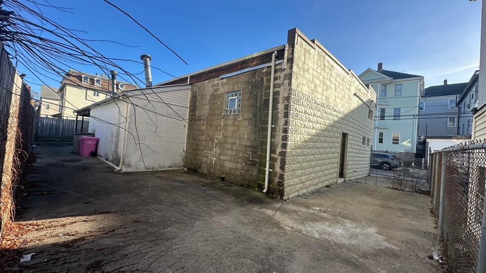 More Photos Of 330 William St, Fall River Storefront For Sale