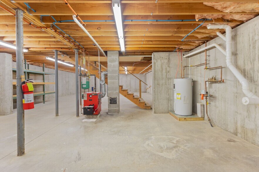 More Photos Of 204 Gray Rd, Cumberland General Retail For Sale