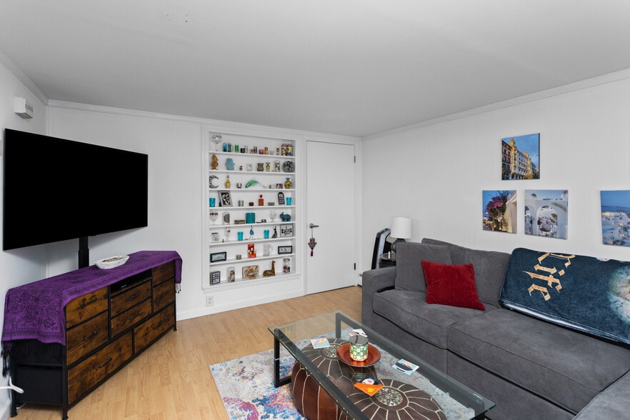 More Photos Of 51 Crosswicks Chesterfield Rd, Chesterfield Apartments For Sale