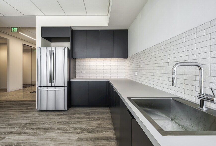 More Photos Of 2916 N Miami Ave, Miami Office For Lease