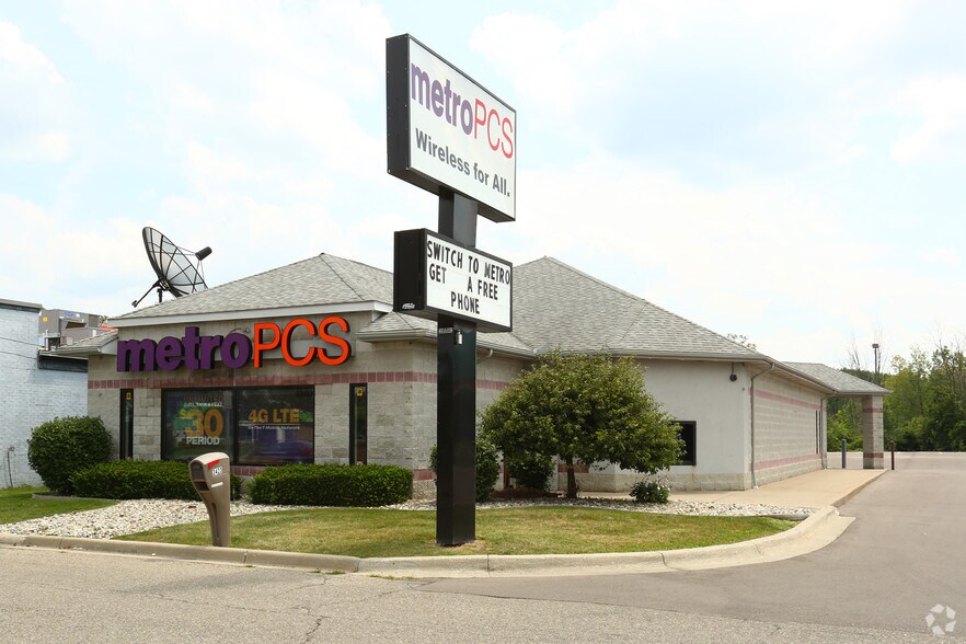 Primary Photo Of 3423 Miller Rd, Flint Freestanding For Lease