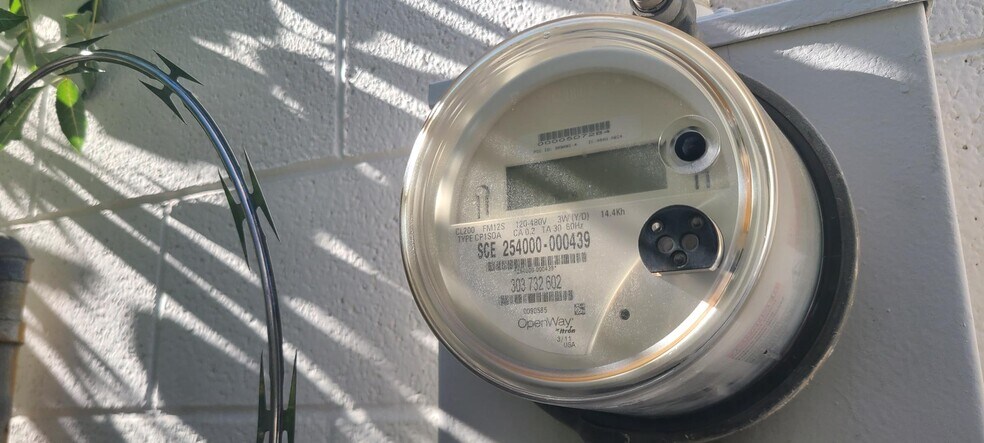 More Photos Of 936 W 9th St, Upland Warehouse For Lease