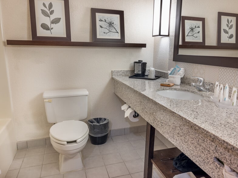 More Photos Of 664 Chase Blvd, Sidney Hotel For Sale
