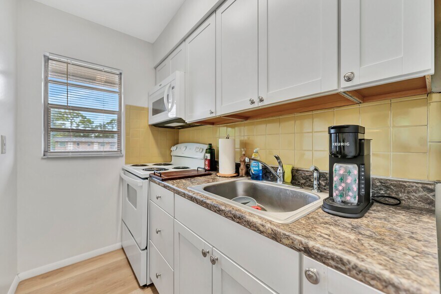 More Photos Of 2739 Grand Cayman St, Sarasota Apartments For Sale
