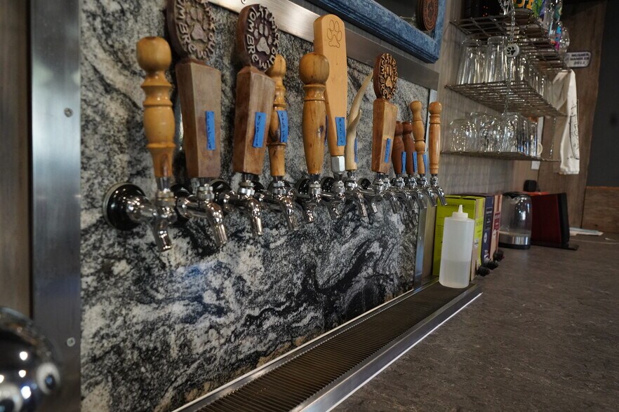 More Photos Of 505 King st, Cottonwood General Retail For Sale
