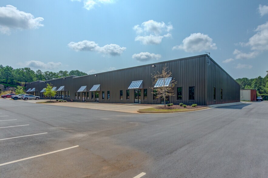 More Photos Of 5915 Steeplechase Blvd, Cumming Warehouse For Lease
