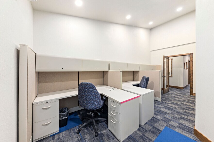 More Photos Of 873 NE 7th St, Grants Pass Medical For Lease