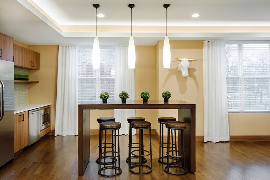 More Photos Of 56 Broad St, Bloomfield Apartments For Lease