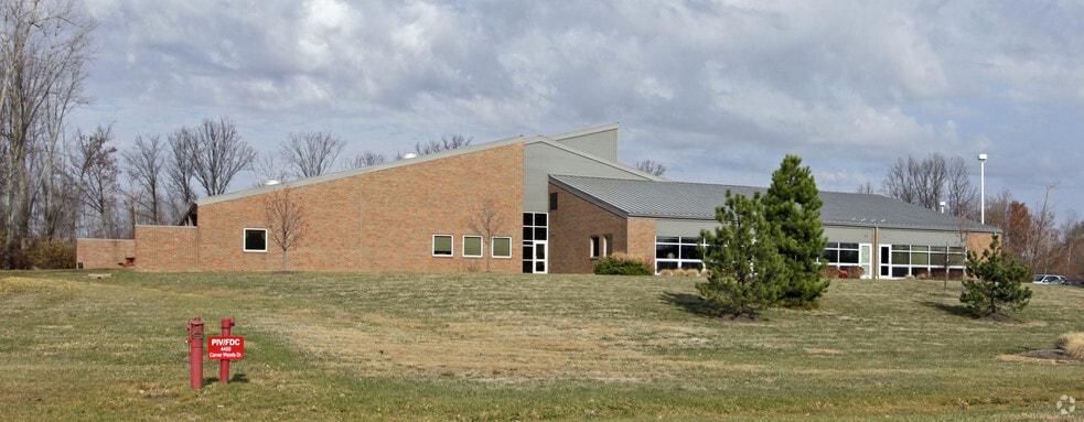 Primary Photo Of 4455 Carver Woods Dr, Cincinnati Office For Sale