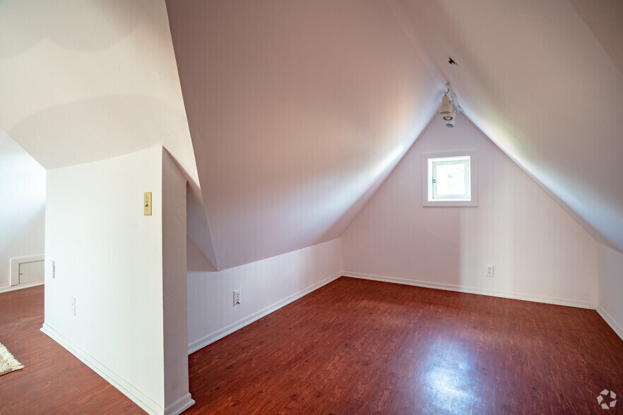 More Photos Of 435-443 2nd St, Solvang Storefront Retail Residential For Sale