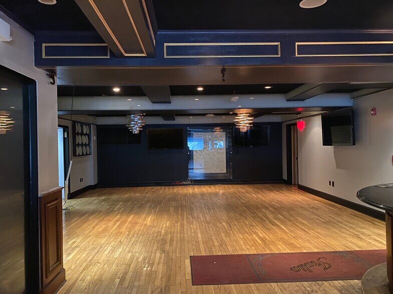 More Photos Of 101 Ward St, Paterson General Retail For Lease