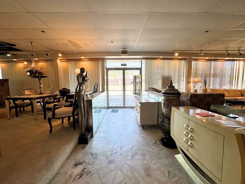 More Photos Of 3449-3453 W Peterson Ave, Chicago Storefront For Sale