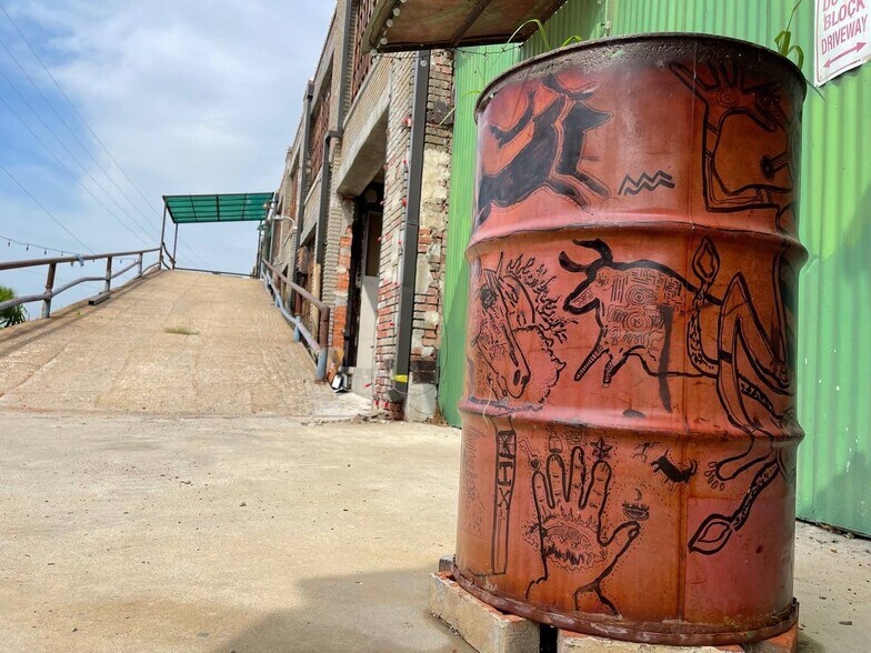 More Photos Of 3306 Charles Page Blvd, Tulsa Warehouse For Lease