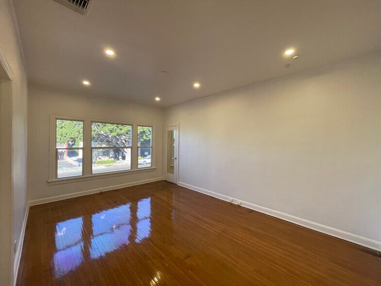 More Photos Of 418-420 N Larchmont Blvd, Los Angeles Office For Lease