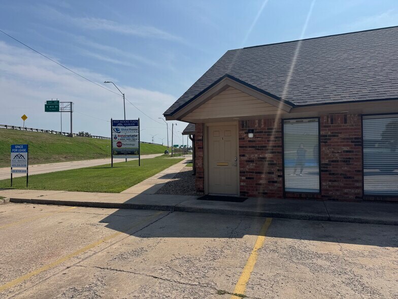 More Photos Of 221 N Service Rd, Moore Office For Lease