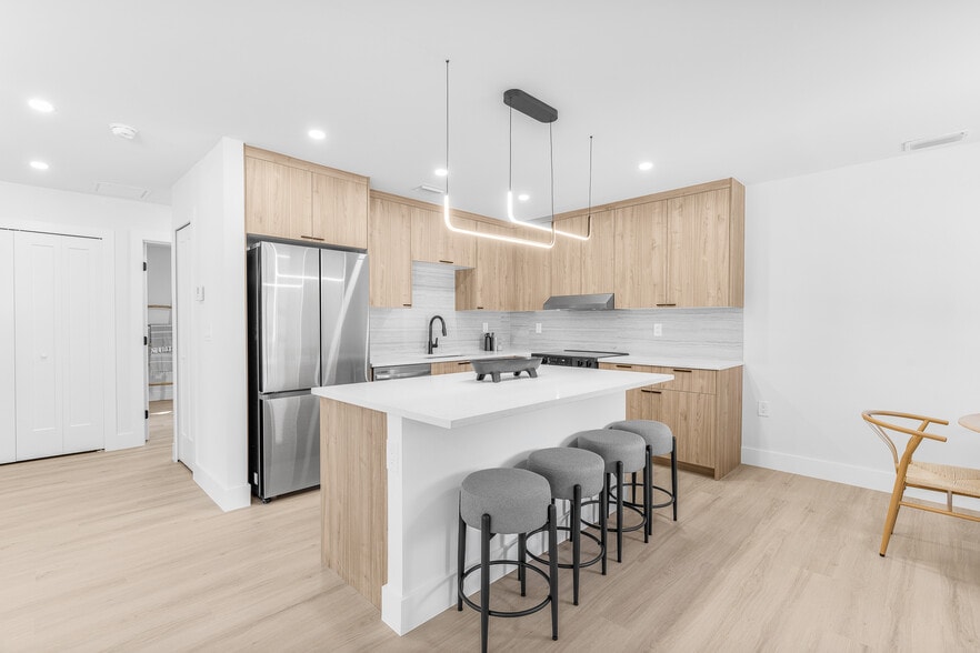 More Photos Of 2616 Lakeview Dr, Naples Apartments For Sale