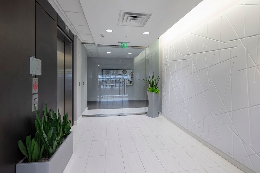 More Photos Of 200 E Broad St, Greenville Office For Lease