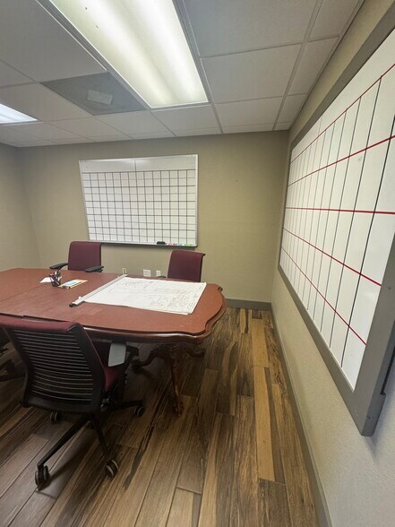 More Photos Of 1517 N Orange Blossom Trl, Orlando Office For Lease