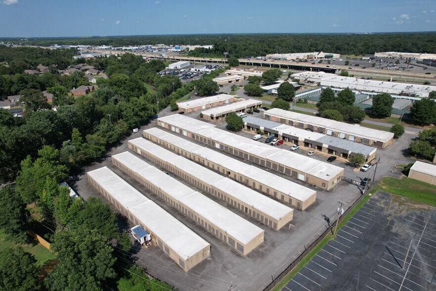 More Photos Of 5301 Mcclanahan Dr, North Little Rock Self Storage For Sale