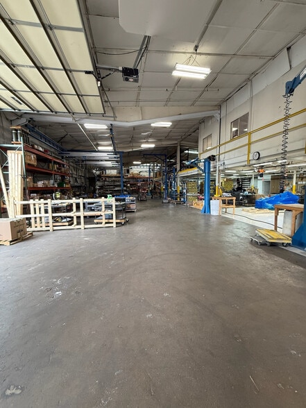 More Photos Of 11445 Warnen Rd, Maryland Heights Warehouse For Sale