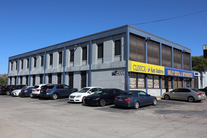 More Photos Of 10901 Garland Rd, Dallas Office For Sale