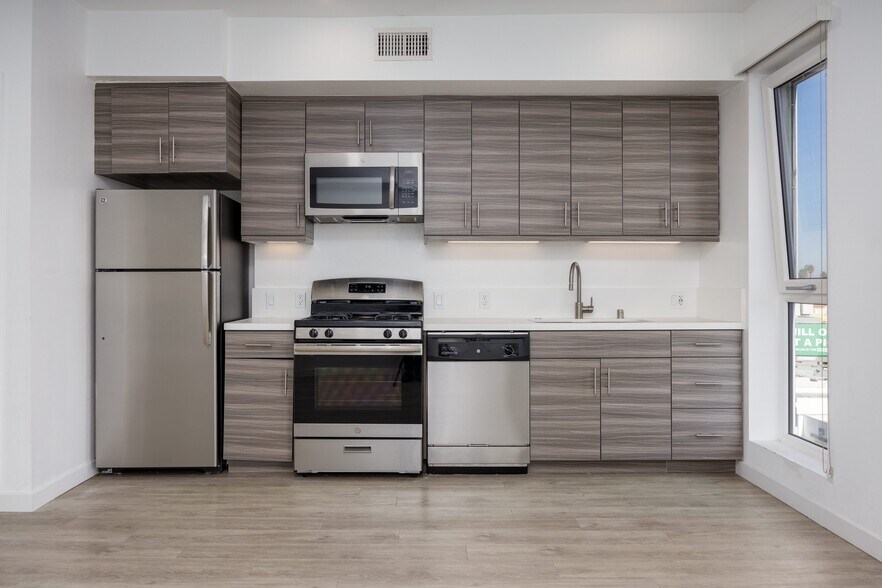 More Photos Of 12035 Wilshire Blvd, Los Angeles Apartments For Lease