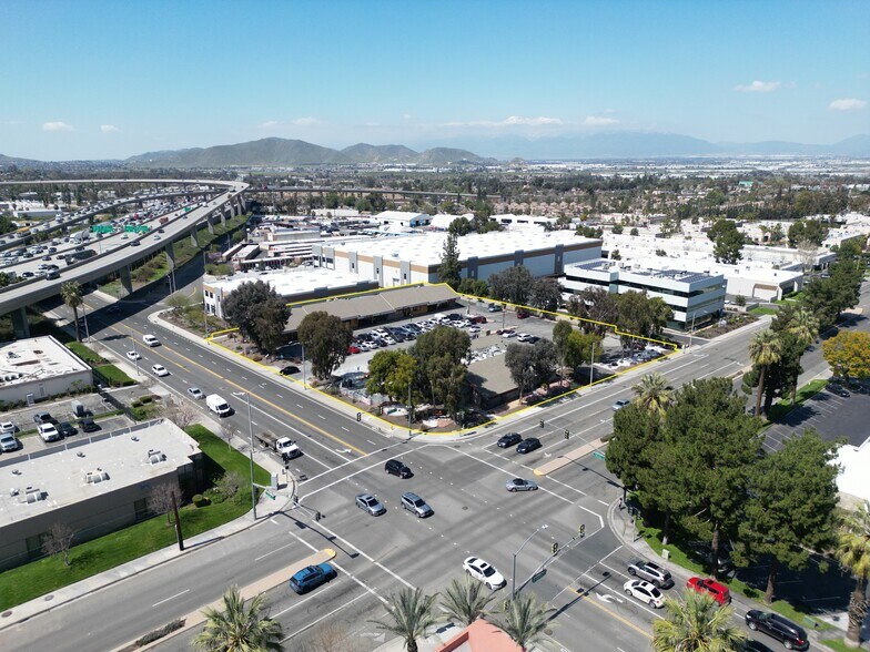 More Photos Of 1725 Spruce St, Riverside Restaurant For Sale