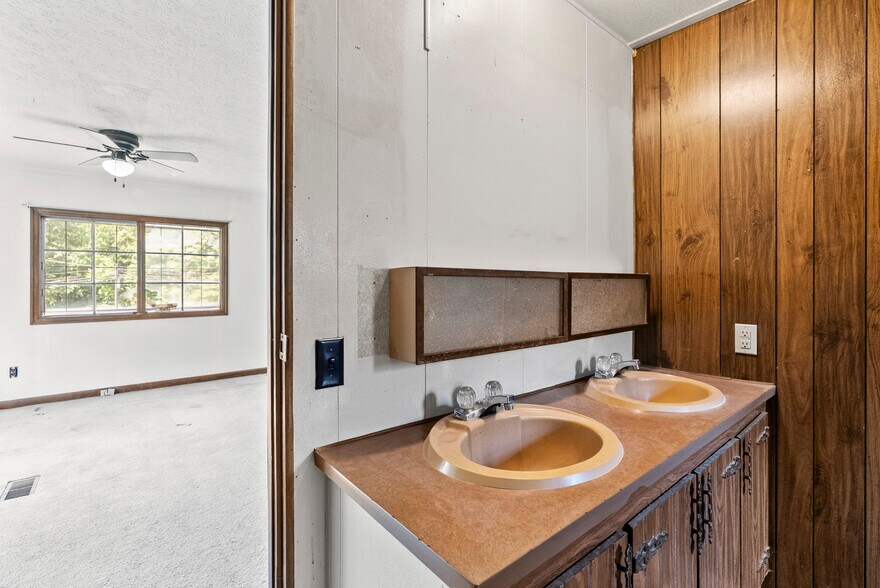 More Photos Of 130 Cooper Run, Shepherdsville Warehouse For Sale